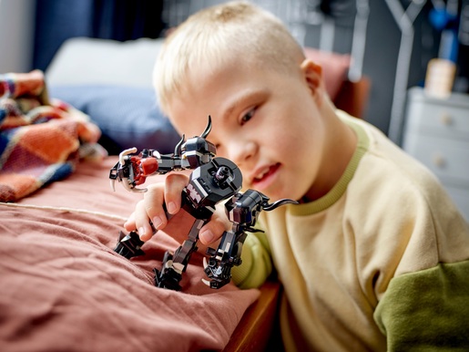 LEGO Super Heroes Venom u mehaničkom oklopu protiv Milesa Moralesa 76276