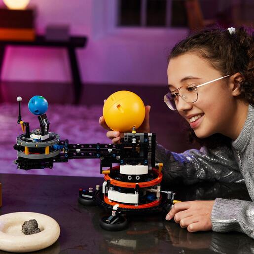 LEGO Planet Zemlja i Mjesec u orbiti 42179