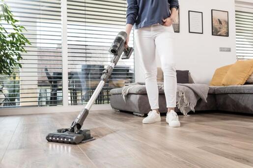 Hisense štapni usisivač HVC6464A