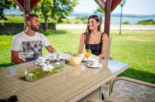 Green Bay vrtni stol od ratana – 150 x 90 x 75 cm, smeđi