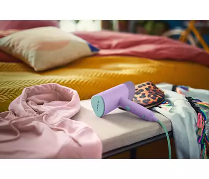 PHILIPS vertikalna pegla na paru STH3010\30; serie 3000; 1000 W, ubija do 99,9% bakterija