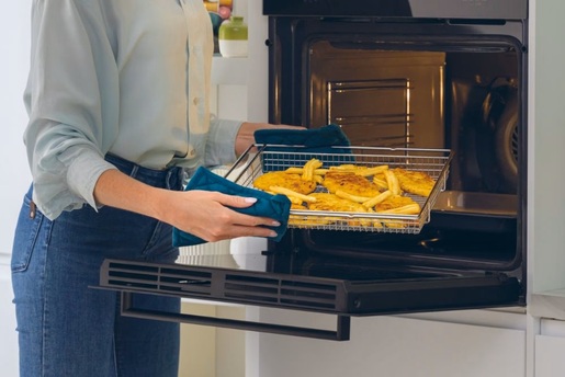 Candy pećnica FMBC A825S EO