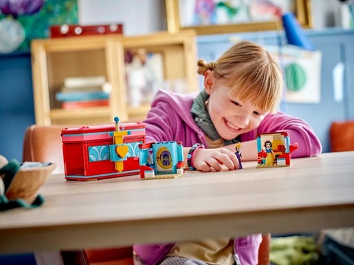 LEGO Snjeguljicina kutija za nakit 43276