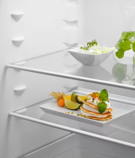 Electrolux frižider LNS5LE18S