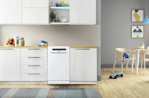 Indesit perilica posuđa DSFO 3T224 C