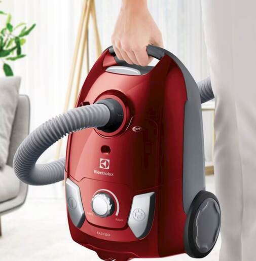 ELECTROLUX usisivač EEG43WR sa vrećicom