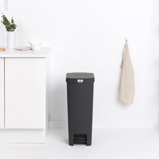 Brabantia Stepup Pedal kanta za smeće 40l, tamno siva 800023