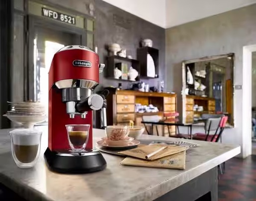 DeLonghi aparat za espresso kafu EC685.R Dedica Style crveni, ručni