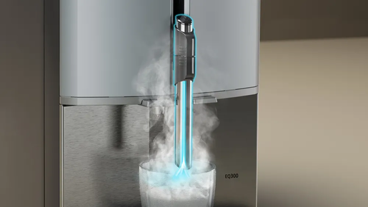 SIEMENS automatski kafe aparat TF303E01; EQ300; 15 Bara; Keramički mlin; Mlaznica za mlijeko za pjenjenje u šoljici; LCD display; coffeeDirect zaslon;  iAroma sistem; srebrena