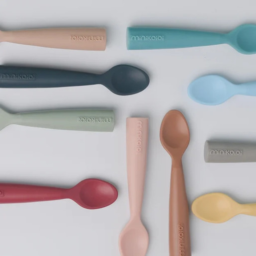 Minikoioi silikonska kašika Scooper / plava