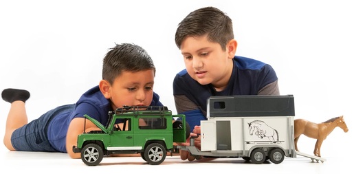 Bruder Land Rover Defender jeep i prikolica sa konjem 2592