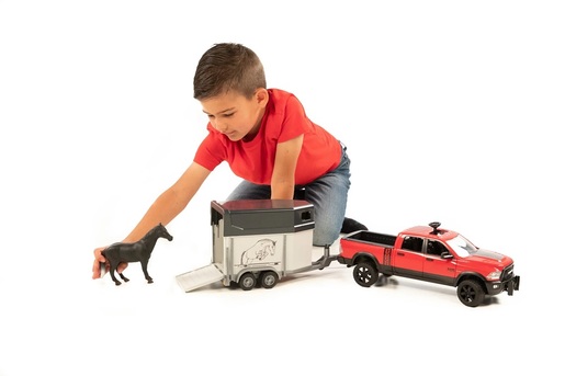 Bruder RAM 2500 terenac s konjem i prikolicom 2501