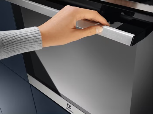 Electrolux pećnica COF6P76BX