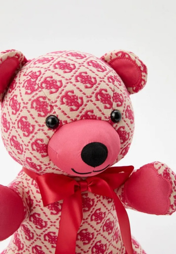 GUESS medvjedić 25x3x18cm / JACQUARD PINK FUKSIJA