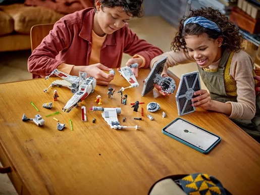 LEGO Star Wars TM TIE Fighter i X-Wing u kombinaciji 75393