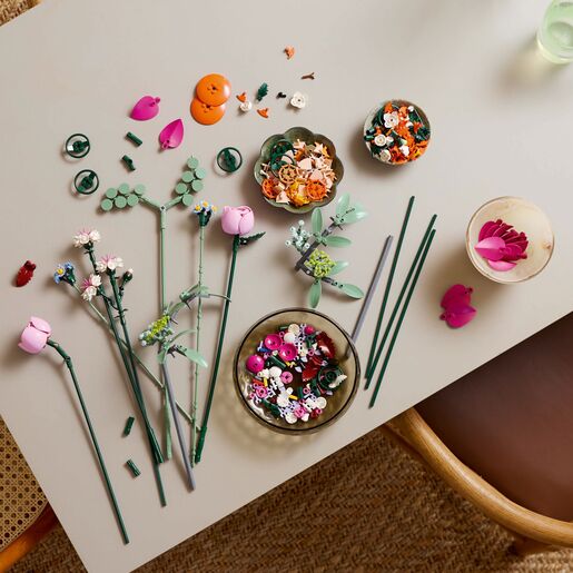 LEGO® Botanicals Prekrasni ružičasti buket 10342