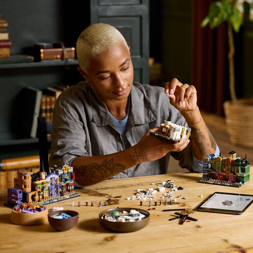 LEGO® Harry Potter TM Zakutna ulica™ s čarobnjačkim trgovinama 76444