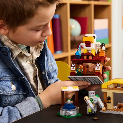 LEGO® Ghast Balon napada selo 21273