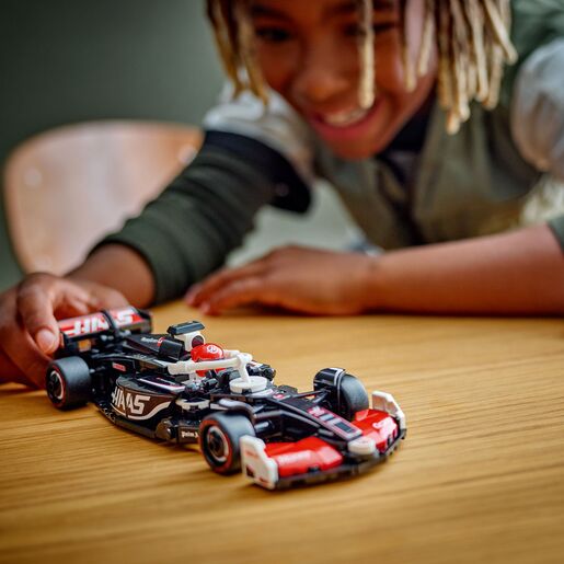 LEGO® Trkaći automobil MoneyGram Haas F1® Team VF-24 77250