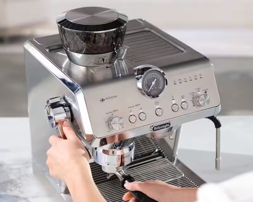 DeLonghi aparat za espresso kafu EC9555.M La Specialista Opera, srebreni, ručni