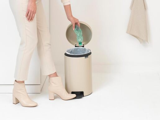 Brabantia Newicon Pedal kanta za smeće 20l, soft bež 149948