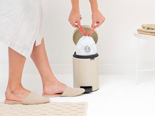 Brabantia Newicon Pedal kanta za smeće 5l, soft bež 149900
