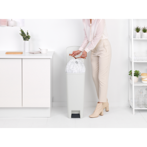 Brabantia StepUp pedal kanta za smeće 40l, svijetlosiva 236