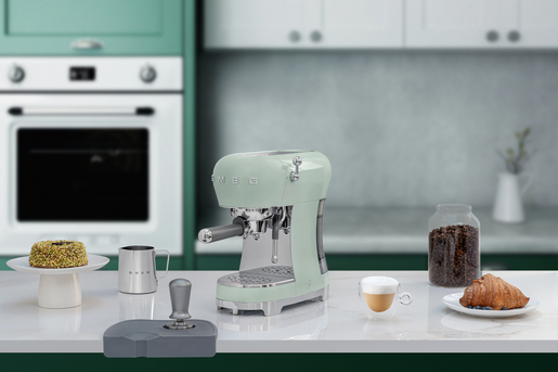 Smeg aparat za espresso kafu ECF02PGEU, pastelno zeleni