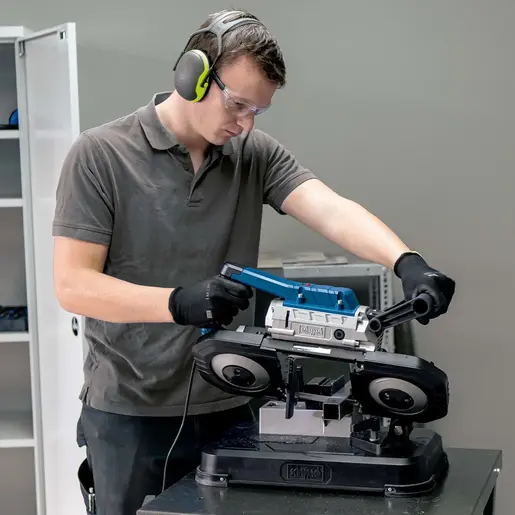 Scheppach Tračna preklopna pila MBS1200