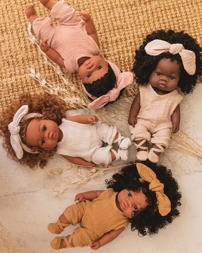 Mrs Ertha lutka Loreta - Shiny