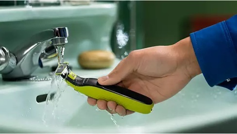 PHILIPS aparat za brijanje OneBlade QP2724/10