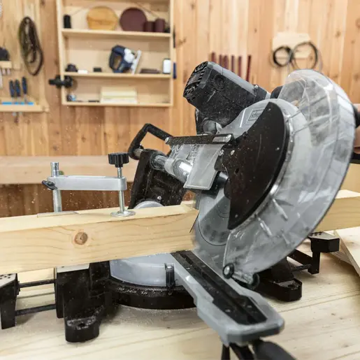 Scheppach Preklopna potezna pila Black Edition KZGS305-BE 2000 W