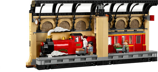 LEGO® Harry Potter™ Kutak za knjige: Hogwarts™ Express 76450