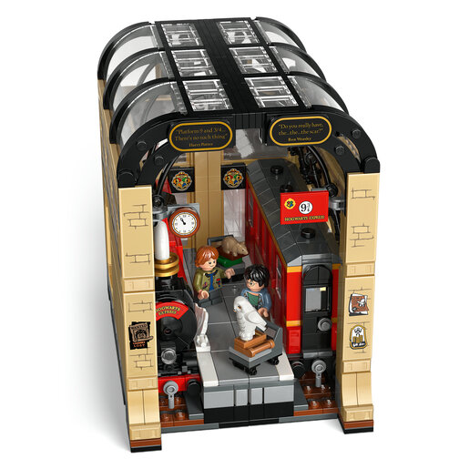 LEGO® Harry Potter™ Kutak za knjige: Hogwarts™ Express 76450