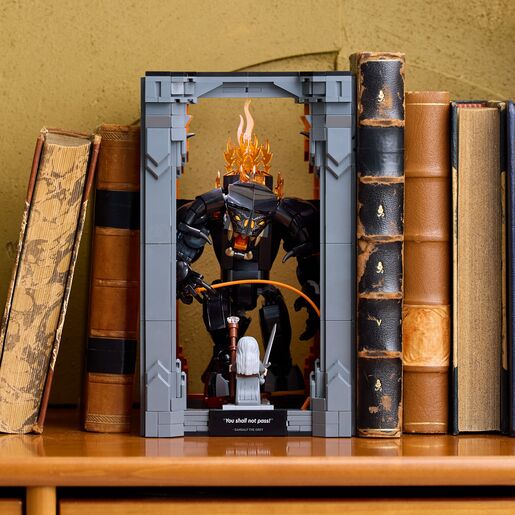 LEGO Icons Gospodar prstenova Balrog u kutku među knjigama 10367