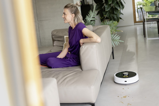 KARCHER robotski usisivač RCF 3 za usisavanje i brisanje podova