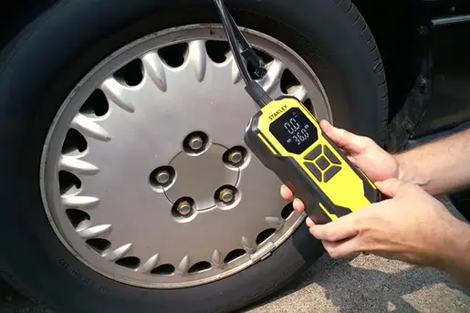 Stanley bežični mini kompresor SXIF0101