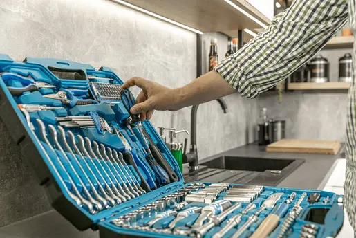 HOEGERT 131-dijelni set alata za domaćinstvo i radionicu 1/4″, 3/8″, 1/2″ HT1R439