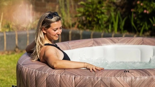 LuxSpa Jacuzzi Comfort Ferrmo