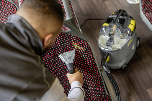 Karcher mašina za dubinsko čišćenje Puzzi 8/1