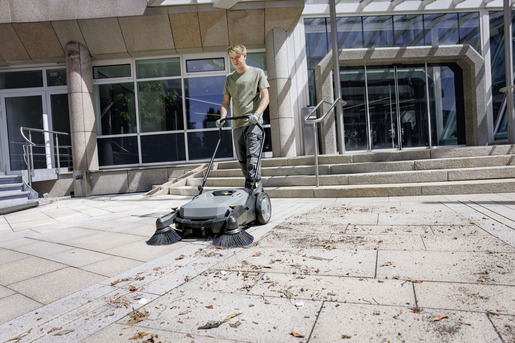 Karcher uređaj za metenje sweeper KM 70/20 C 2SB