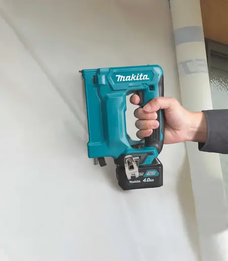 Makita - Akumulatorska spajalica CXT ST113DZ