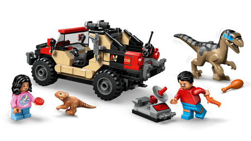 LEGO® Jurassic World Bjekstvo raptora terencem 76972