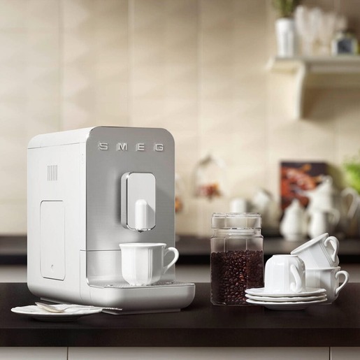 Smeg automatski espresso aparat BCC11WHMEU, bijeli mat