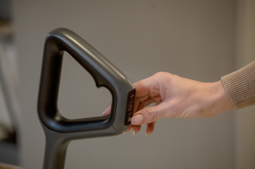 HISENSE štapni usisivač HFC433170A Wet & Dry Expert, 220 W, pametno čišćenje