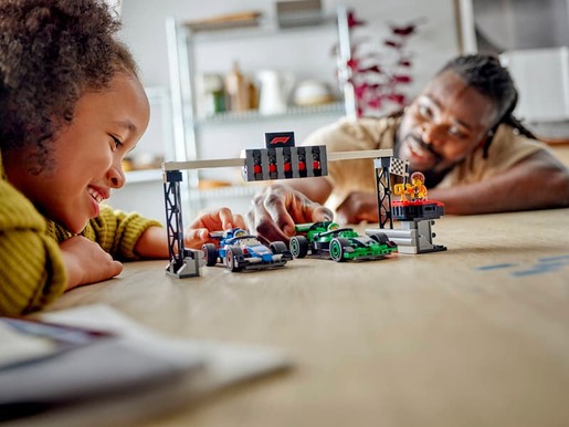 LEGO® City F1® Grid s trkaćim autima VCARB i Sauber 60474