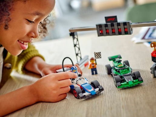 LEGO® City F1® Grid s trkaćim autima VCARB i Sauber 60474