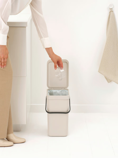 Brabantia Sort & Go kanta za sortiranje otpada 12L, soft beige / 251726