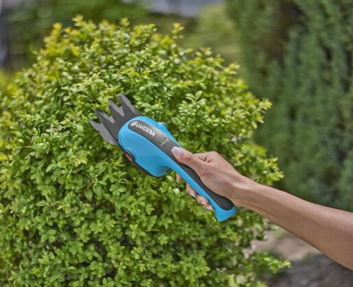 GARDENA Set akumulatorske makaze za rezanje trave i žive ograde / 0988520