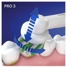 Oral-B četkica za zube Pro 3 3000 Cross Action